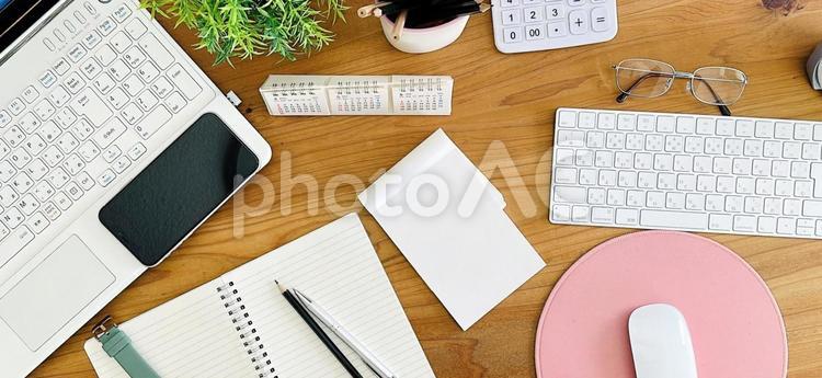 デスクワーク　ビジネス　オフィス　バナー ビジネス,デスクワーク,オフィスワークの写真素材