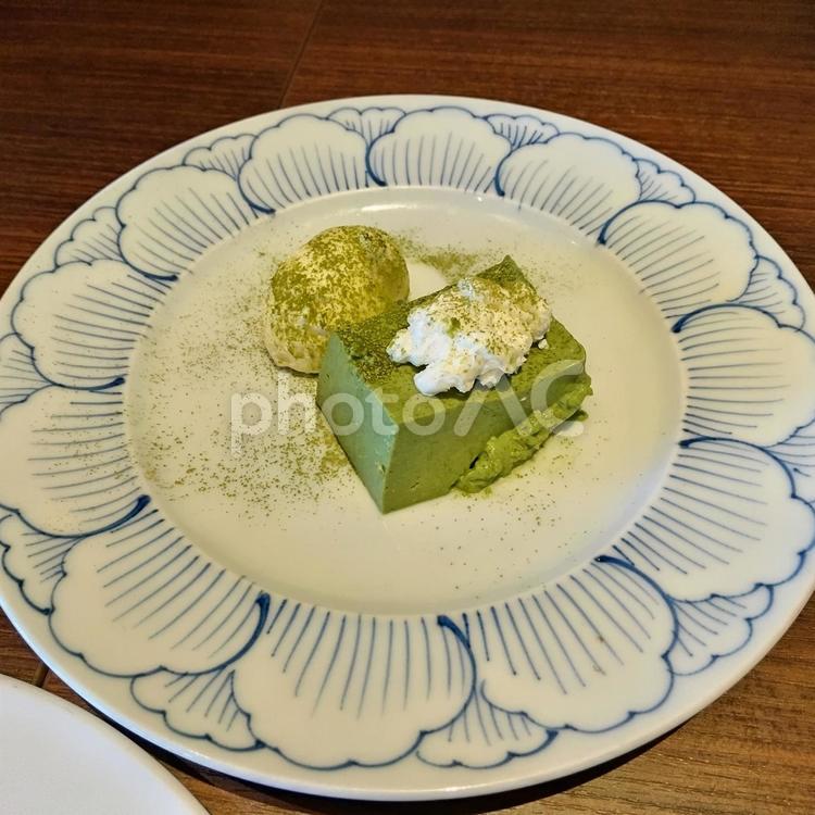 宇治抹茶のティラミスと濃厚バニラアイス 抹茶,デザート,ムースの写真素材