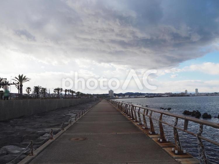 馬堀海岸（神奈川県・横須賀市） 馬堀海岸,海沿い,馬堀海岸二丁目東の写真素材