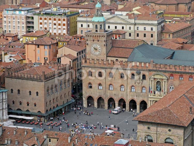 ボローニャ　市庁舎(コムナーレ宮殿) イタリア,ボローニャ,市庁舎の写真素材