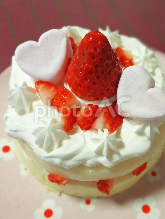 1歳のお誕生日ケーキ バニラ,ヨーグルト,キャンディの写真素材