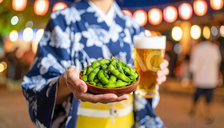 枝豆とビールのある夏の風景 枝豆,ビール,夏の写真素材