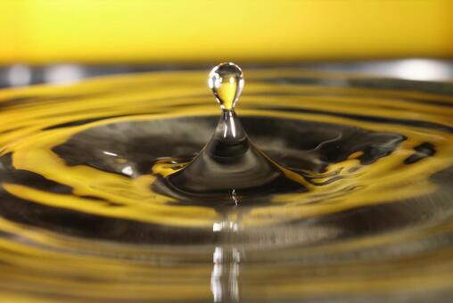 水滴 水滴,水玉,揺らぎの写真素材