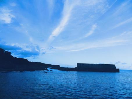 海辺 海辺 黄昏,夕暮れ,散歩の写真素材