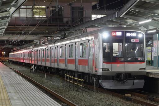 東急電鉄、5000系、5119編成 東急電鉄,東急,東横線の写真素材