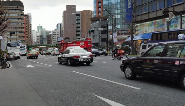 パトカー出動 パトカー出動 パトカー,緊急自動車,消防車の写真素材