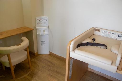 オムツ交換台 オムツ交換台 オムツ交換台,トイレ,赤ちゃんの写真素材