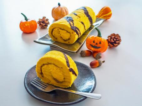 かぼちゃのロールケーキ、かぼちゃ、団栗 かぼちゃのロールケーキ、かぼちゃ、団栗 秋,スイーツ,ロールケーキの写真素材