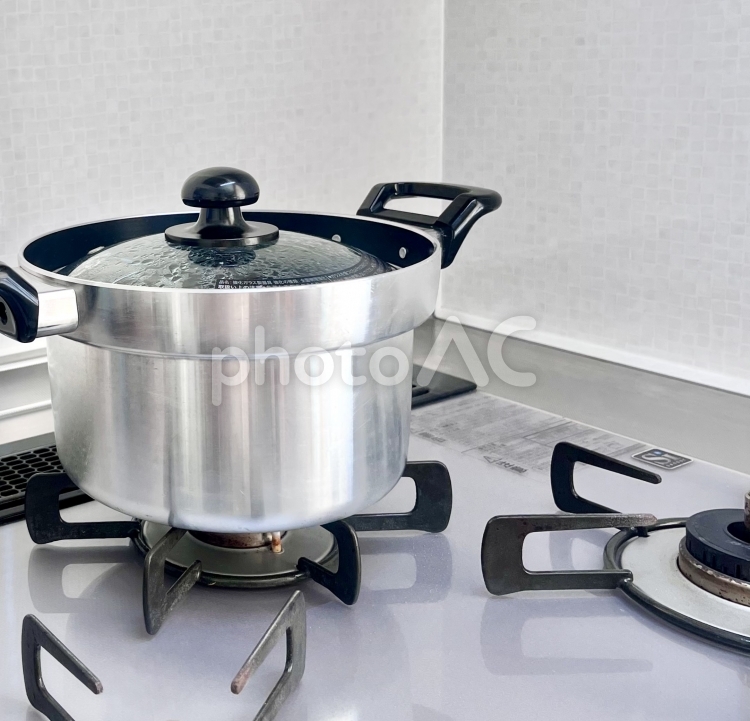 ガス火専用炊飯鍋 ガス火専用炊飯鍋 ガス火炊飯,鍋,沸騰の写真素材