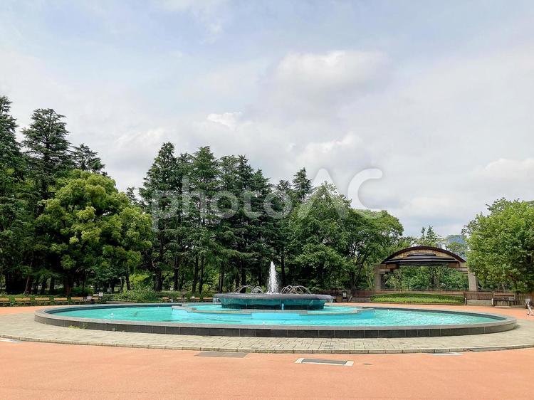 東京風景・日比谷公園 日比谷公園,大噴水,建物の写真素材
