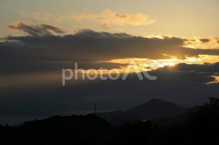 瀬戸の夕日 日暮れ,暁,太陽の写真素材