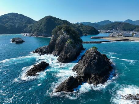 徳島県美波町　立島 立岩,島,岩石の写真素材
