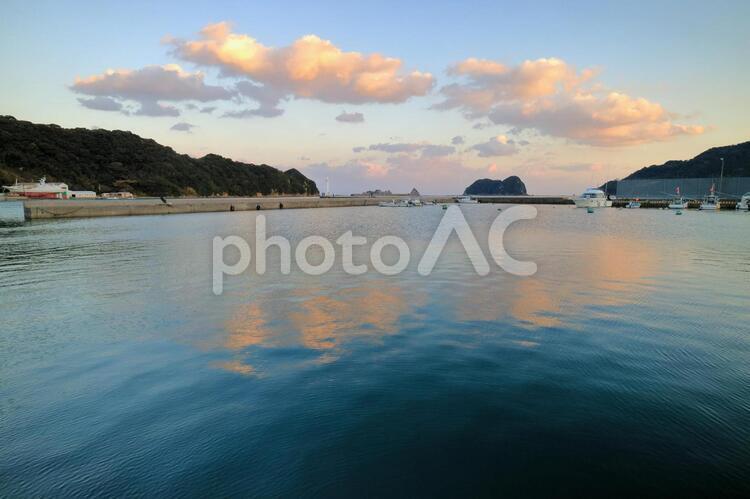 冬の海の風景 海,夕焼け,海岸の写真素材