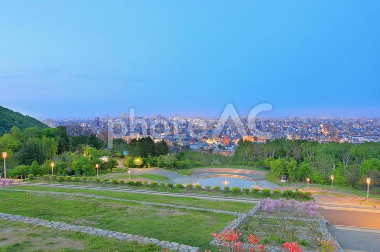 夕暮れの旭山記念公園(一部加工) 札幌,旭山公園,旭山記念公園の写真素材