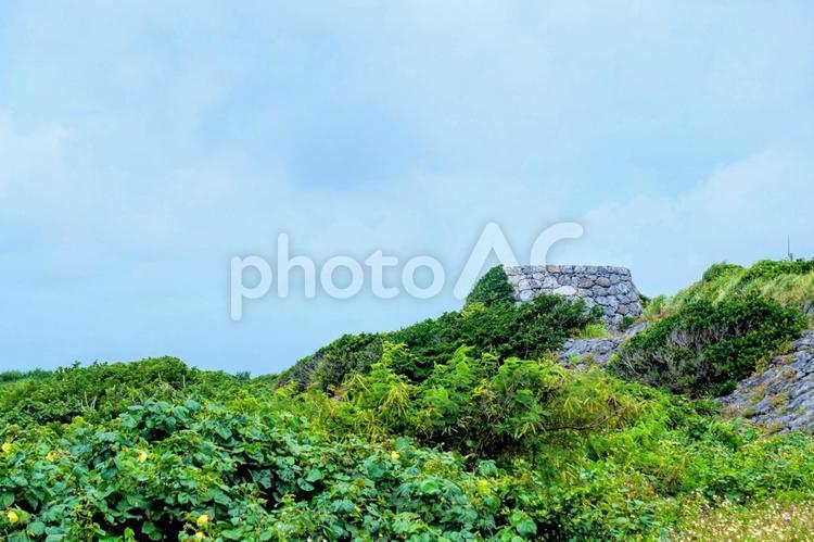 沖縄・波照間島の底名溜池展望台 波照間島,日本最南端,展望台の写真素材