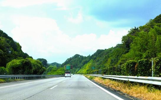 緑のハイウェイ 爽やかにドライブ 緑のハイウェイ 爽やかにドライブ 高速道路,ハイウェイ,東名高速道路の写真素材
