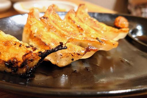美味しい熱々のぎょうざ 美味しい熱々のぎょうざの写真