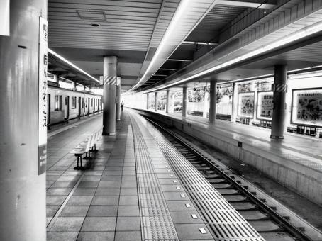 ホラーゲームのような駅 ホラー,駅,電車の写真素材