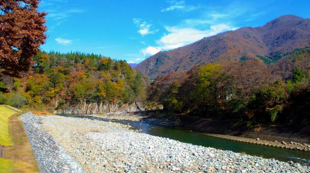 秋の白川郷と庄川 白川郷,庄川,吊り橋の写真素材