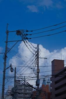 電線多い 電線多い 電線,青空,風景の写真素材
