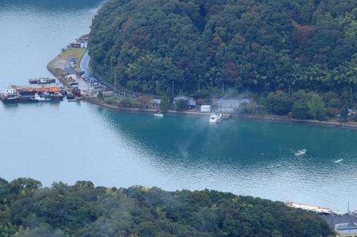 五老ヶ岳公園から見た京都府舞鶴湾の雲海の写真