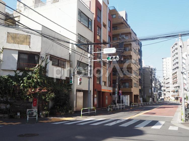 駒込の街並み（東京都・北区） 駒込,谷田川通り,八幡坂通りの写真素材