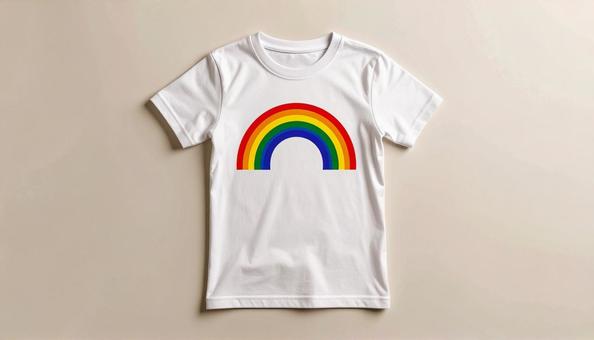 虹デザインのTシャツ 虹デザインのTシャツの写真