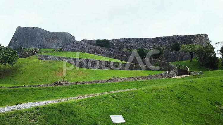 沖縄の城の跡 遺跡,石造り,城壁の写真素材