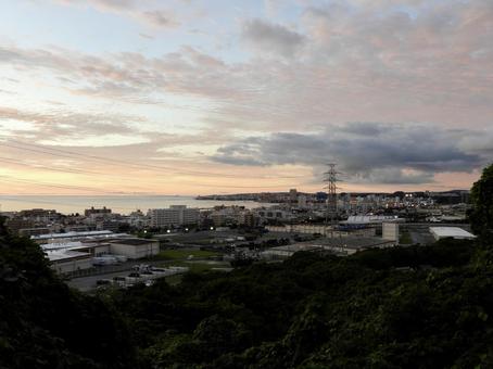 夕方の沖縄本島伊佐浜の風景 夕方の沖縄本島伊佐浜の風景 伊佐浜,伊佐,宜野湾市の写真素材