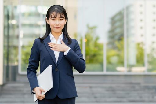 若いビジネスウーマン 若いビジネスウーマン 女性,ビジネス,ビジネスウーマンの写真素材