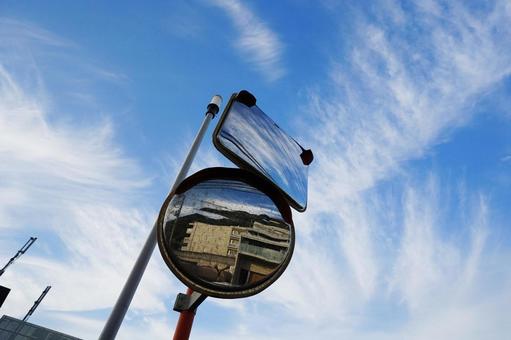 葉山マリーナ前カーブミラー2 カーブミラー,葉山マリーナ,鏡の写真素材