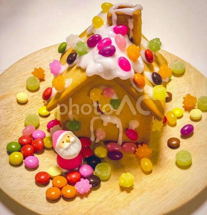 おかしの家 お菓子,家,サンタの写真素材