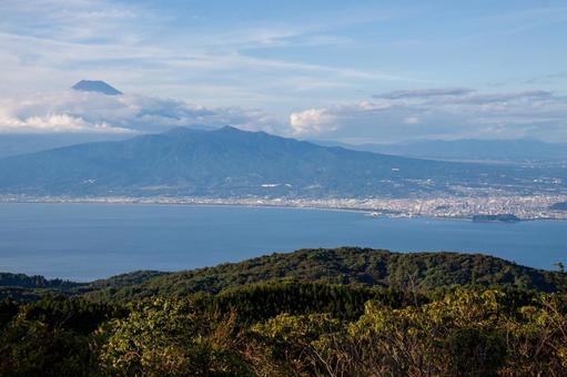 西伊豆の風景⒀ 西伊豆の風景⒀ 富士山,駿河湾,町並みの写真素材