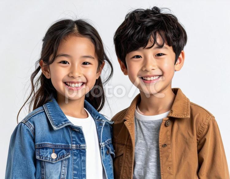 子どもカメラ目線 子どもカメラ目線,カメラ目線,子どもの写真素材