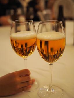 乾杯 乾杯 乾杯,ビール,グラスの写真素材