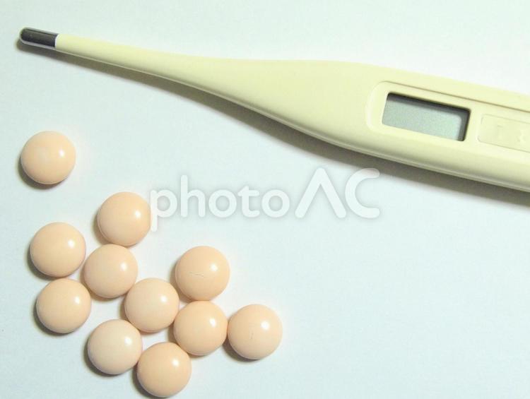体温計と薬 体温計,薬,錠剤の写真素材
