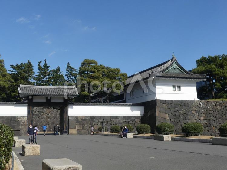 青空と皇居桜田門 皇居,皇居外苑,桜田門の写真素材