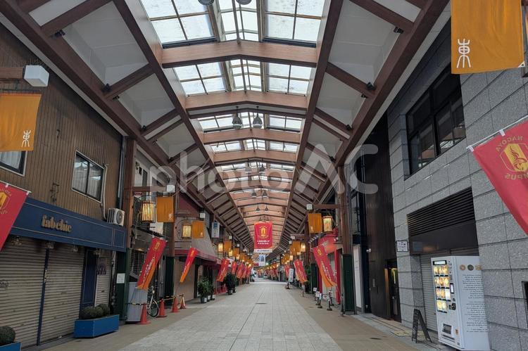 早朝の大須商店街 名古屋大須東仁王門通商店街,東仁王門通商店街,東仁王門通りの写真素材