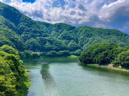 海尻橋から見る五十里ダム 海尻橋から見る五十里ダムの写真