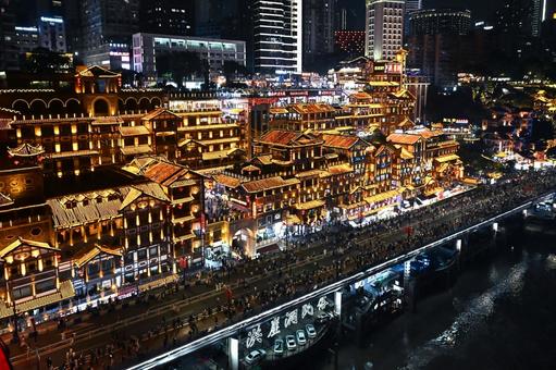 重慶夜景・洪崖洞 重慶,洪崖洞,夜景の写真素材