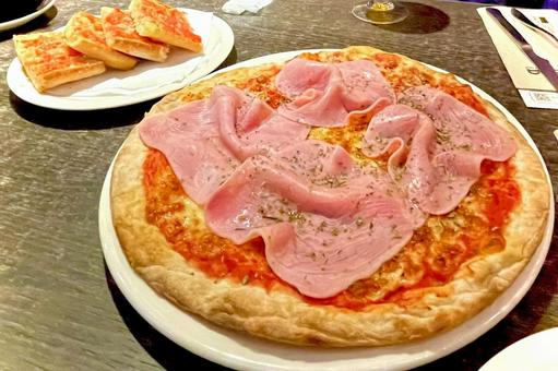 スペイン、ディナー、ピザ、タパス スペイン、ディナー、ピザ、タパスの写真