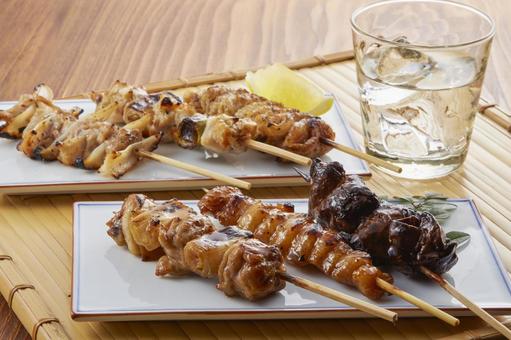 焼き鳥盛り合わせ 日本酒 お酒 居酒屋 焼き鳥盛り合わせ 日本酒 お酒 居酒屋 焼き鳥,盛り合わせ,日本酒の写真素材