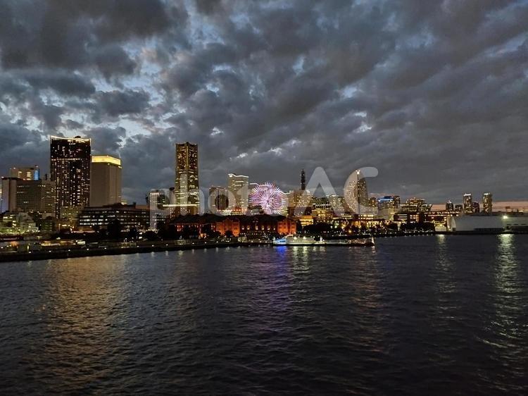 みなとみらいの夜景 みなとみらい,夜景,風景の写真素材