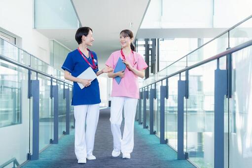 病院で働く女性の医者 病院,医者,介護の写真素材