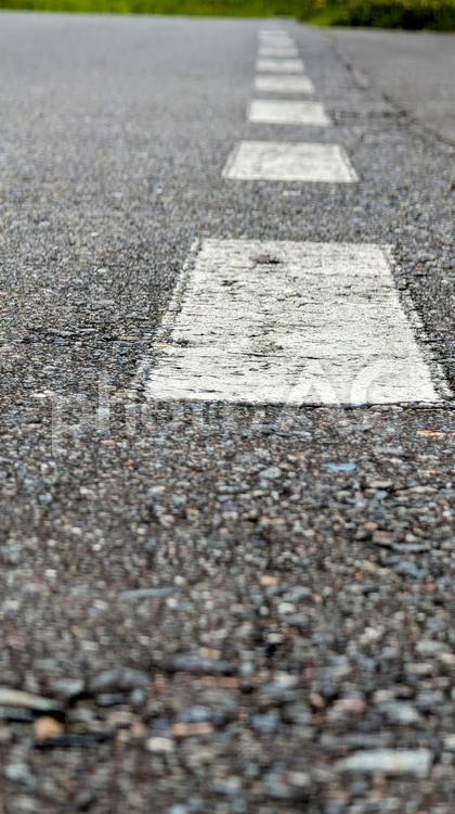 道路の模様、奥行きのある風景 道,道路,アスファルトの写真素材