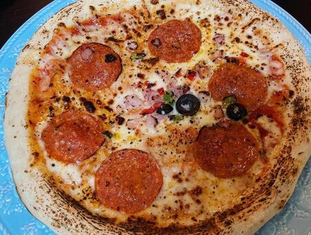 サラミのピザ ピザ,ファーストフード,ピッツァの写真素材