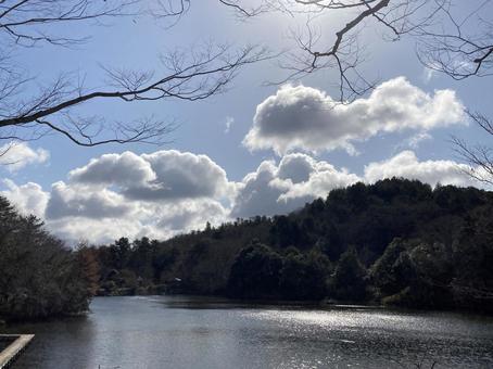 山の中の湖 山の中の湖の写真