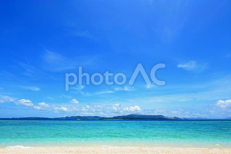 沖縄の美しい海と青空 海,沖縄,旅行の写真素材