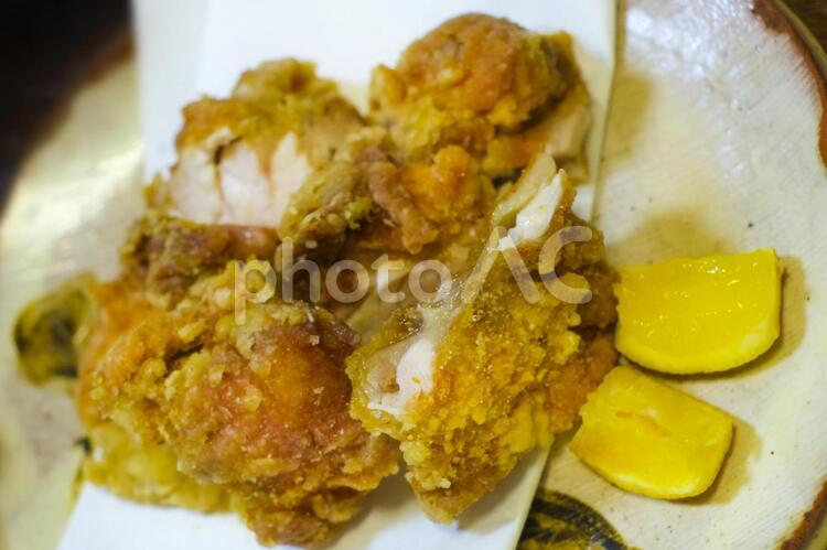 鶏肉の竜田揚げとレモン 竜田揚げ,鶏肉の竜田揚げ,肉料理の写真素材