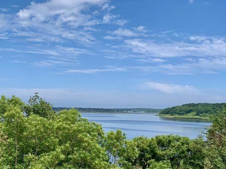 青空と池 青空と池の写真
